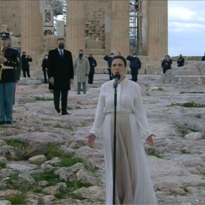 Αναστασία Ζαννή: Έψαλε τον Εθνικό Ύμνο στην Ακρόπολη - Θυμάσαι που έχεις ξαναδεί τη σοπράνο;