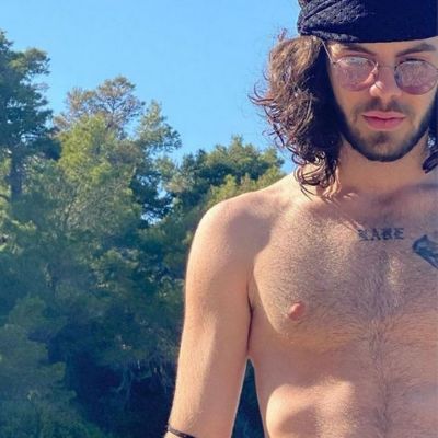 Άγγελος Λάτσιος: Στην παραλία αγκαλιά με το κορίτσι του! Θα ξετρελαθείς με τις φωτό