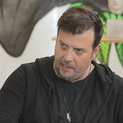 Λάμπης Λιβιεράτος: Μιλάει πρώτη φορά για την περίοδο μέσα στο ψυχιατρείο!