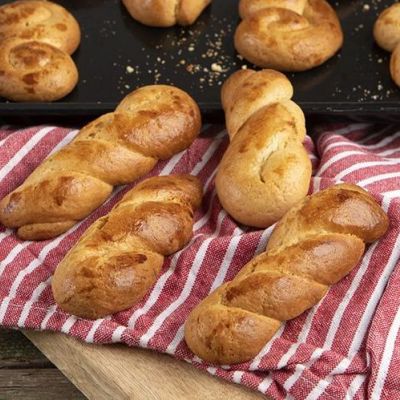 Η συνταγή του Άκη για τα κλασικά πασχαλινά κουλουράκια