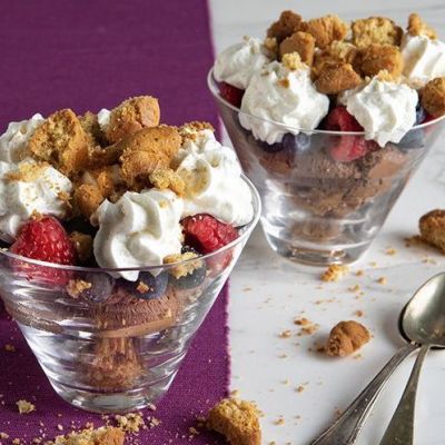 Trifle με πασχαλινά κουλουράκια - Εύκολο γλυκό για το πασχαλινό τραπέζι