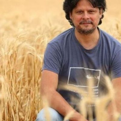 Άγριες Μέλισσες: Λευτέρης Χαρίτος: Με αυτή την ηθοποιό είναι ζευγάρι ο σκηνοθέτης της σειράς!