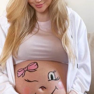 Πασίγνωστη Ελληνίδα ηθοποιός γεννάει και μάντεψε σε πόσες φωτό την είδαμε με φουσκωμένη κοιλίτσα