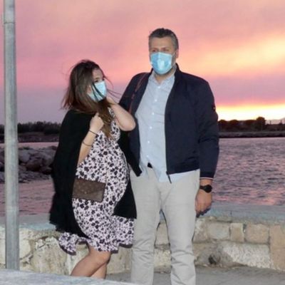 Σύντομα γίνονται γονείς και απολαμβάνουν τα όμορφα ηλιοβασιλέματα δίπλα στη θάλασσα!