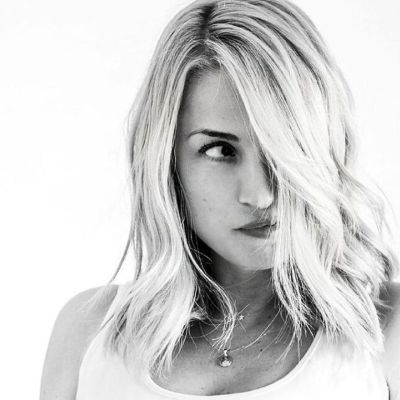 Μαρία Ηλιάκη: Δείτε την να κρατά στην αγκαλιά την κόρη της