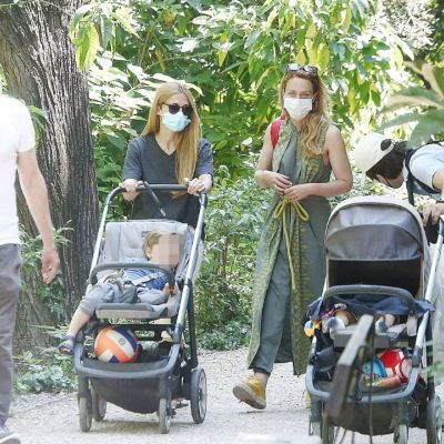 Οι μανούλες της showbiz συναντήθηκαν στον Εθνικό κήπο και ο φωτογραφικός φακός ήταν εκεί