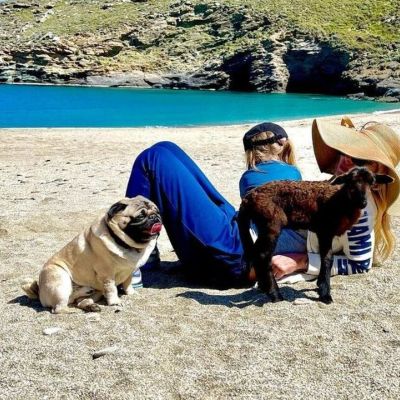 Ελένη Μενεγάκη: Αυτό είναι το άλμπουμ της ζωής της στα Άχλα της Άνδρου