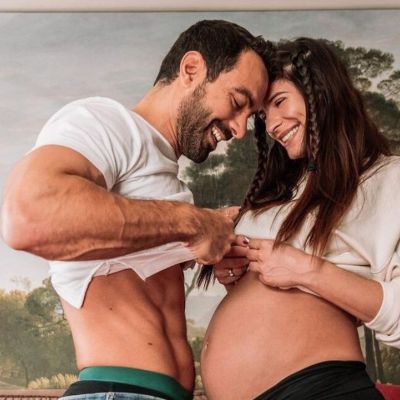 Σάκης Τανιμανίδης: Η πρώτη φωτό μέσα από το μαιευτήριο, αγκαλιά με τις κόρες του!