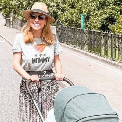 Μαρία Ηλιάκη: Θηλάζει τη νεογέννητη κόρη της (Photos)