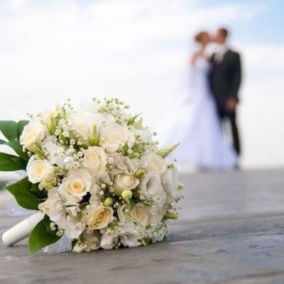 Λαμπερός γάμος στην ελληνική showbiz – Αυτή είναι η αναγγελία γάμου του ζευγαριού!