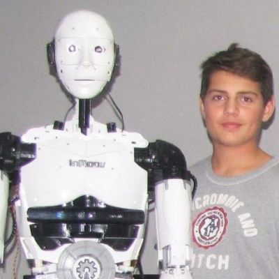 Δημήτρης Χατζής: Το «παιδί-θαύμα» που στην εφηβεία του έφτιαξε 3D εκτυπωτή και ανθρωπoειδές ρομπότ
