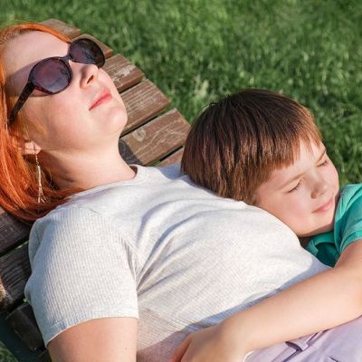 Η έλλειψη συναισθηματικής έκφρασης μεγαλώνει ψυχρούς ενήλικες