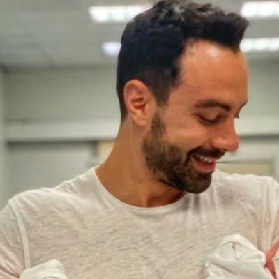 Σάκης Τανιμανίδης: Θα ξετρελαθείς με τη νέα απίθανη φώτο με τη μία νεογέννητη κόρη