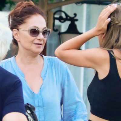 Κομνηνού: H έκπληξη στη νύφη της, Δανάη Μιχαλάκη μετά το γάμο και οι φωτό από τη βόλτα τους στη Σύρο