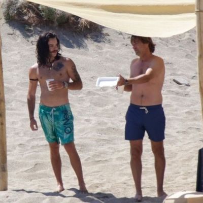 Άγγελος Λάτσιος - Ματέο Παντζόπουλος: Οι νέες φώτο τους από την παραλία στα Άχλα είναι μοναδικές