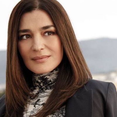 Μαρία Ναυπλιώτου: Ποζάρει αμακιγιάριστη και είναι μια κούκλα στα 52 της