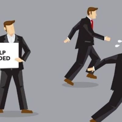 Ψήφισε και πες μας: Από ποιο ζώδιο ζήτησες βοήθεια και σου γύρισε την πλάτη;