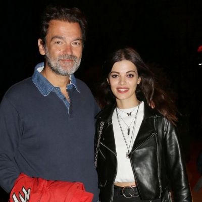 Κωνσταντίνος Καζάκος: Στο θέατρο παρέα με την κούκλα κόρη του!