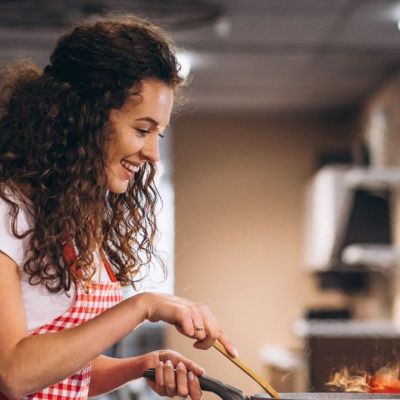 4 tips για να μη βαριέσαι να μαγειρεύεις