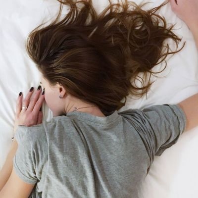 Ξύπνησες μέσα στη νύχτα και δυσκολεύεσαι να κοιμηθείς ξανά; Αυτό το trick θα σε βοηθήσει