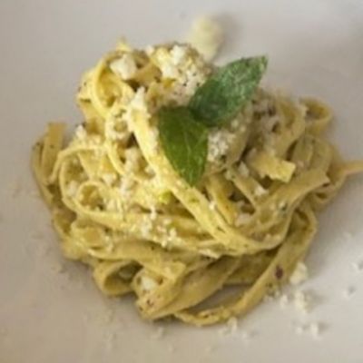 Συνταγή για ταλιατέλες λεμονάτες με πέστο από φυστίκι μέσα σε 5 λεπτά (Γράφει η Majenco)
