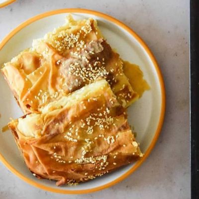 Συνταγή για την πιο νόστιμη τυρόπιτα που θα φτιάξεις με λιγότερα από 10 ευρώ