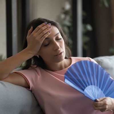 Μπορούμε να αντιμετωπίσουμε τις εξάψεις στην εμμηνόπαυση χωρίς φάρμακα;