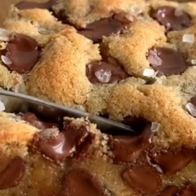 Κάν' το όπως η Kylie Jenner: Τα πιο εύκολα μπισκότα με κομματάκια σοκολάτας που θα λατρέψεις