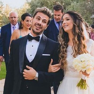 Άκης Πετρετζίκης: Η λεπτομέρεια για το νυφικό της συζύγου του Κωνσταντίνας Παπαμιχαήλ