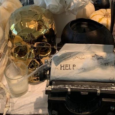 Θες να στολίσεις το σπίτι στο πνεύμα του Halloween; Πάρε ιδέες από τα διάσημα σπίτια