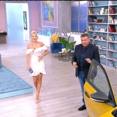 Φαίη Σκορδά: Έβαλε τα παιδιά στο σχολικό φορώντας νυχτικό και παντόφλες (Video)