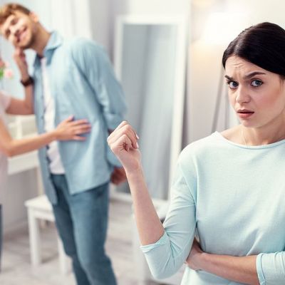 Όταν ο σύζυγος είναι προσκολλημένος στους γονείς του