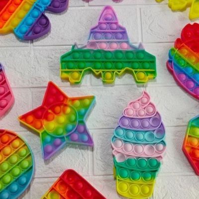 Pop it: Το αγαπημένο παιχνίδι των παιδιών και όλα τα hacks που πρέπει να ξέρεις