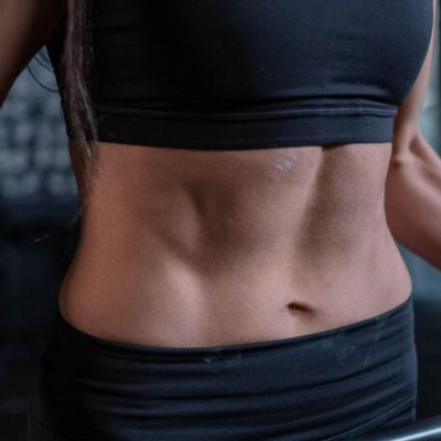 Ένα 15λεπτο πρόγραμμα γυμναστικής υπόσχεται τους πιο γραμμωμένους κοιλιακούς ever