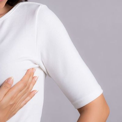 Πόνος στο στήθος (η μαστωδυνία ή μασταλγία): Πού οφείλεται;