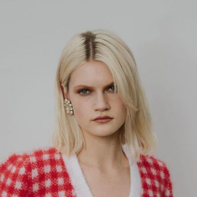 Αυτή είναι η πιο κομψή τάση στα πουλόβερ για τον χειμώνα