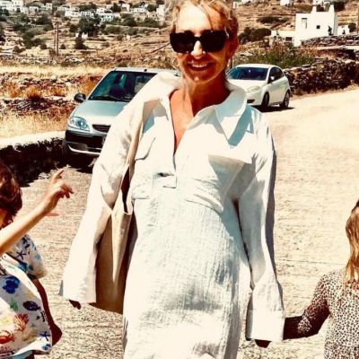 Συγκινεί η Ρούλα Ρέβη για την εγκυμοσύνη της: Οι πρόωρες γέννες και οι photos από τη θερμοκοιτίδα