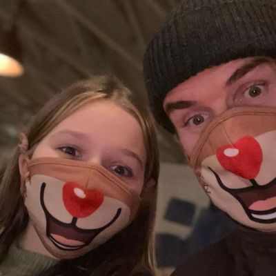Η κόρη του David Beckham έγινε βοηθός του στην κουζίνα και η μαμά Victoria καμαρώνει