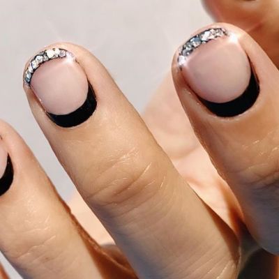 #FrenchMoon: Το εναλλακτικό γαλλικό μανικιούρ που αξίζει να δοκιμάσεις