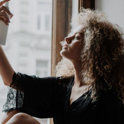 9 setting sprays για σταθεροποίηση του μακιγιάζ