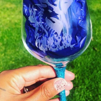 Δες και κάνε κι εσύ τη χριστουγεννιάτικη κατασκευή με glitter που έγινε…viral στο TikTok