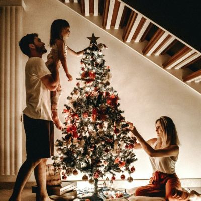 9 fun δραστηριότητες για να κάνεις με το παιδί σου την παραμονή των Χριστουγέννων