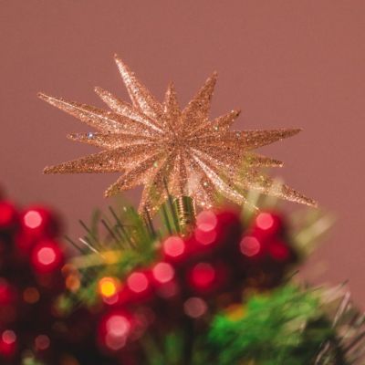 Πώς θα φτιάξεις το πιο εντυπωσιακό αστέρι για την κορυφή του χριστουγεννιάτικου δέντρου σου