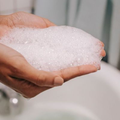 Γιατί δεν πρέπει να χρησιμοποιείς το σαμπουάν μετά την ημερομηνία λήξης του