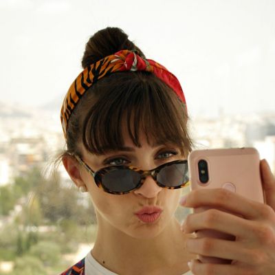 Πώς θα βγάζεις τις ωραιότερες selfie φωτογραφίες