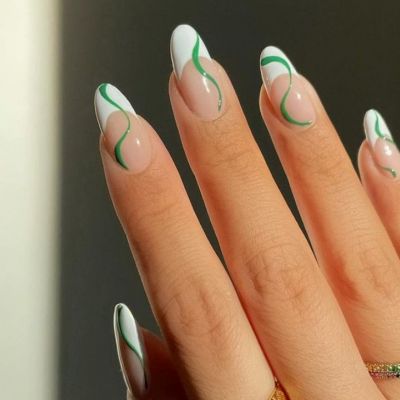 Τα 9 πιο δημοφιλή χρώματα του 2022 για το μανικιούρ σου