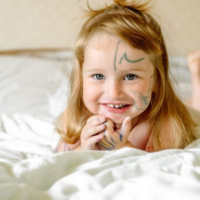 Tips για μαμάδες: Έτσι θα εξαφανίσετε τους λεκέδες από στυλό και μαρκαδόρους