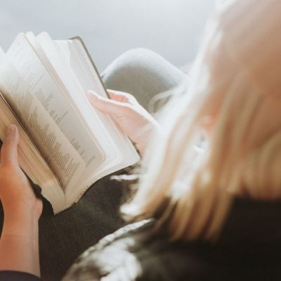 4 hacks που θα σε βοηθήσουν να διαβάζεις περισσότερα βιβλία