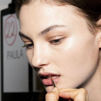 Πώς θα απλώνεις πάντα σωστά το κραγιόν σου - Όλα τα μυστικά