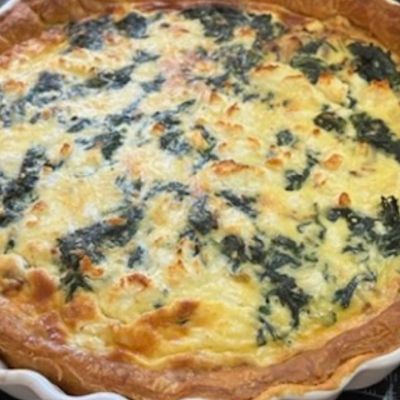 Πεντανόστιμη και εύκολη συνταγή για Quiche Lorraine με σπανάκι και φέτα (Γράφει η Majenco)